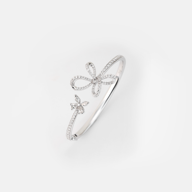 Irisa Pear Shaped Diamond Bangle