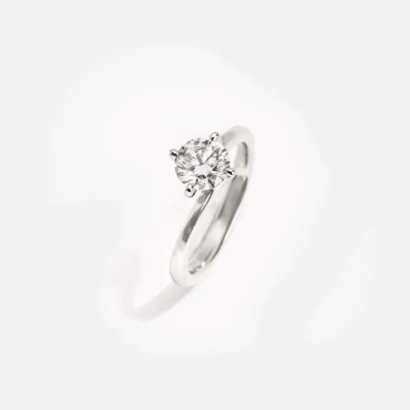 Solitare Aary Premium Round Diamond Ring