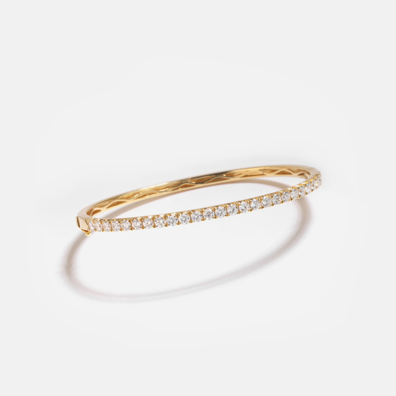 Elara Round Diamond Bangle