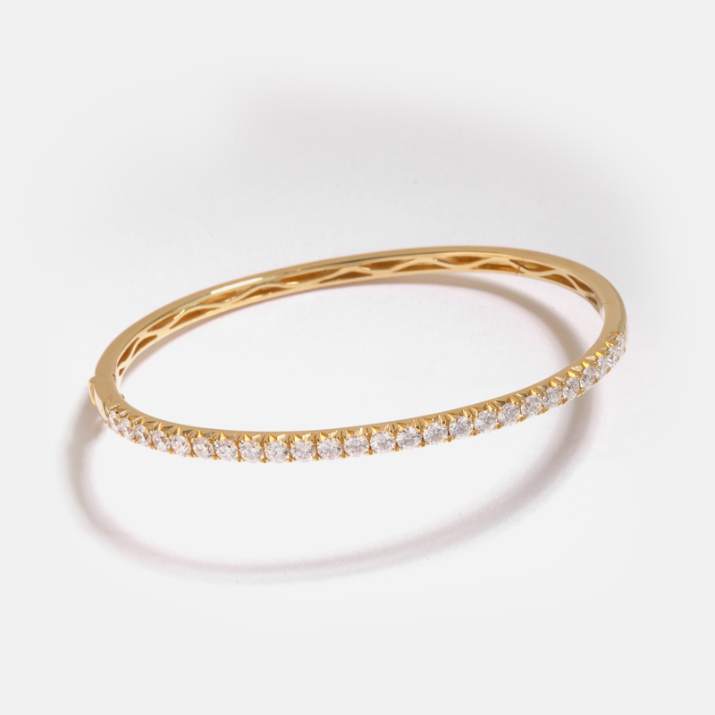 Elara Round Diamond Bangle