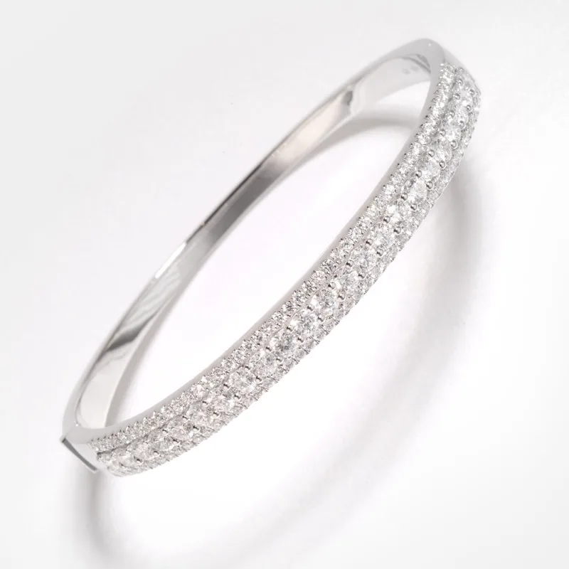 Elara Round Small Diamond Bold Bangle